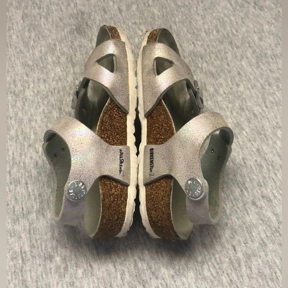 Birkenstock Rio Kids Silver Leather Strappy Buckle Sandals Size: EUR 25 = US 7